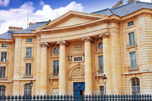 Thèse de doctorat à l’Université de Paris II – Panthéon